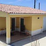 Kyrios Lounge With Use Of Private Pool Bed and breakfast Carrascal (Leiria)