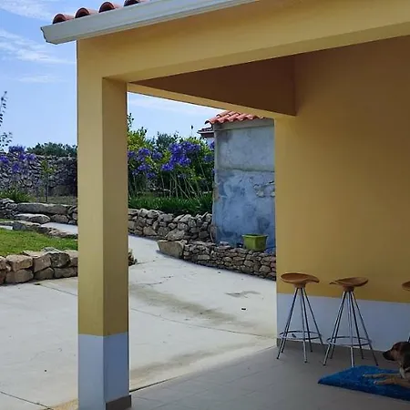 Kyrios Lounge With Use Of Private Pool Bed and breakfast