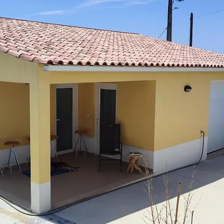 Kyrios Lounge With Use Of Private Pool Frühstückspension Carrascal (Leiria)