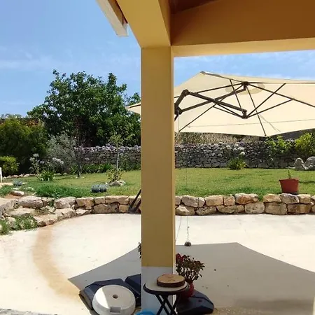 Bed and breakfast Kyrios Lounge With Use Of Private Pool *