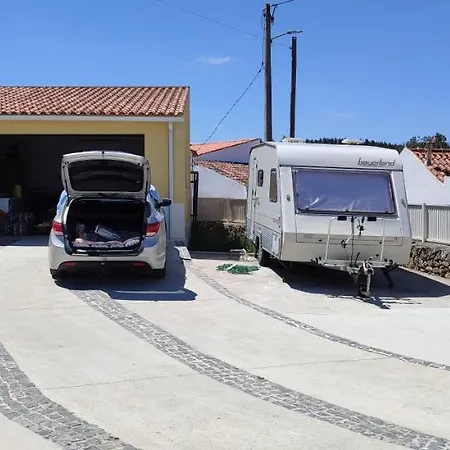 Kyrios Lounge With Use Of Private Pool Frühstückspension