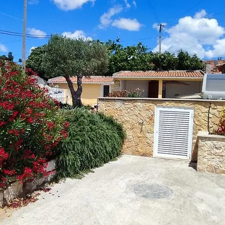 Kyrios Lounge With Use Of Private Pool